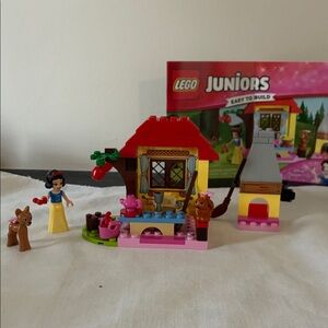LEGO Juniors Enchanted Cottage Set with Red and Yellow